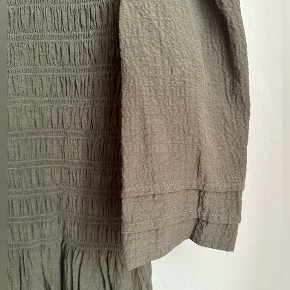 Calvin Klein smocked midi detail dress - size 8 - Picture 3 of 5